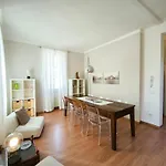 La Casa Gialla شقة